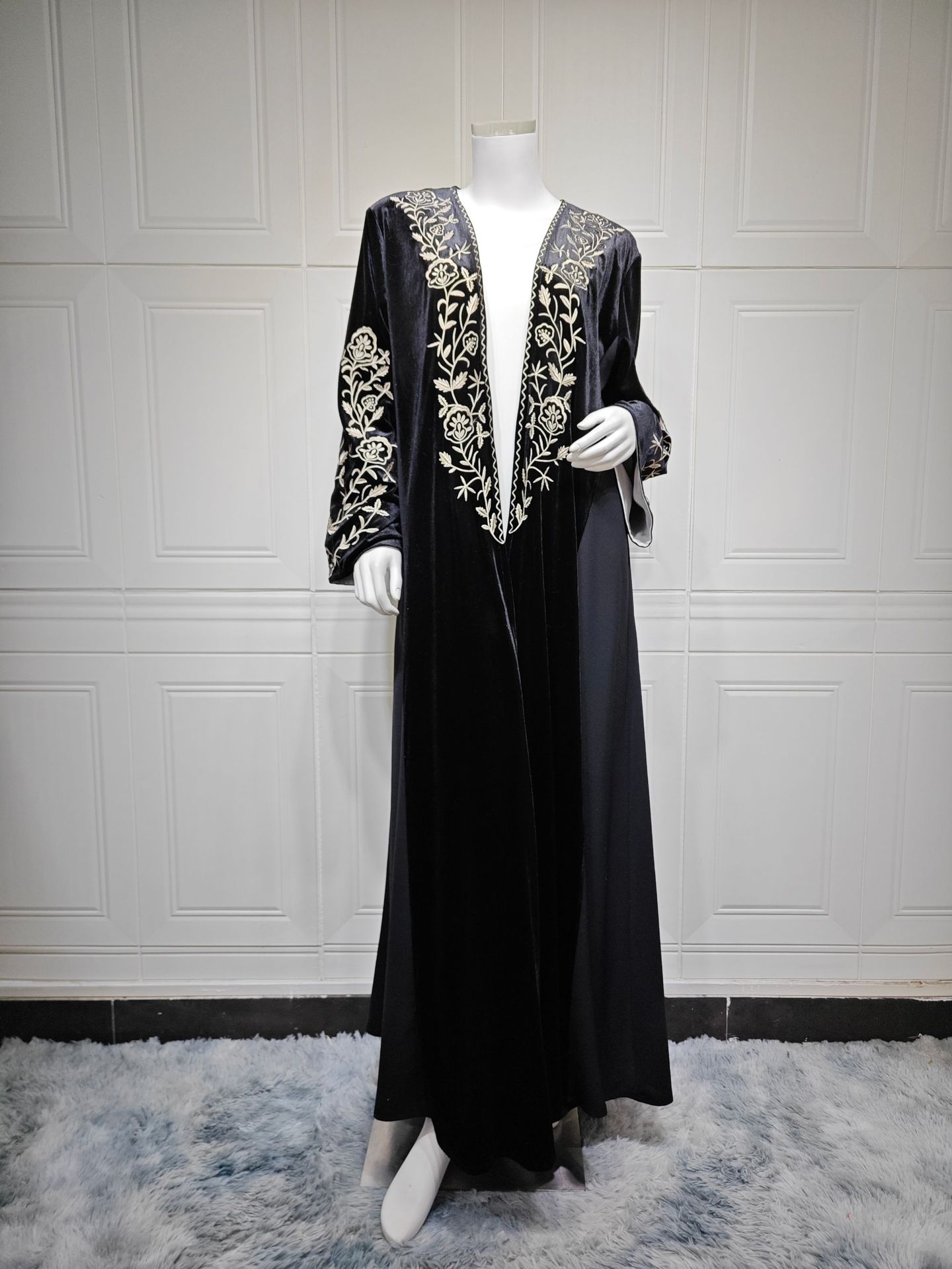 Бархатная абайя-кафтан из Дуба – обзор и цена Embroidery Kebaya
